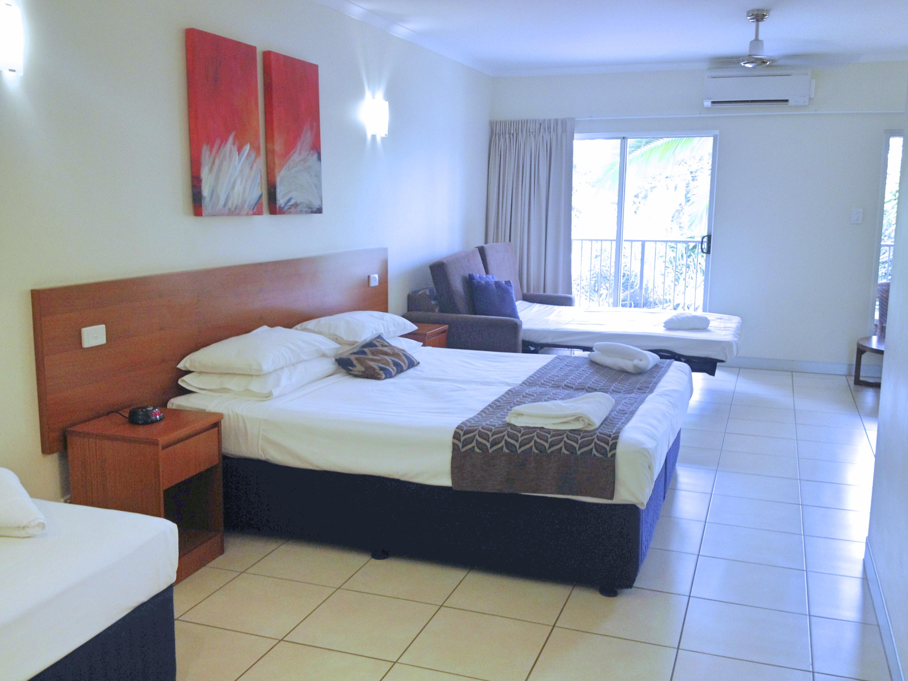 Cairns Queenslander Hotel & Apartments Екстер'єр фото